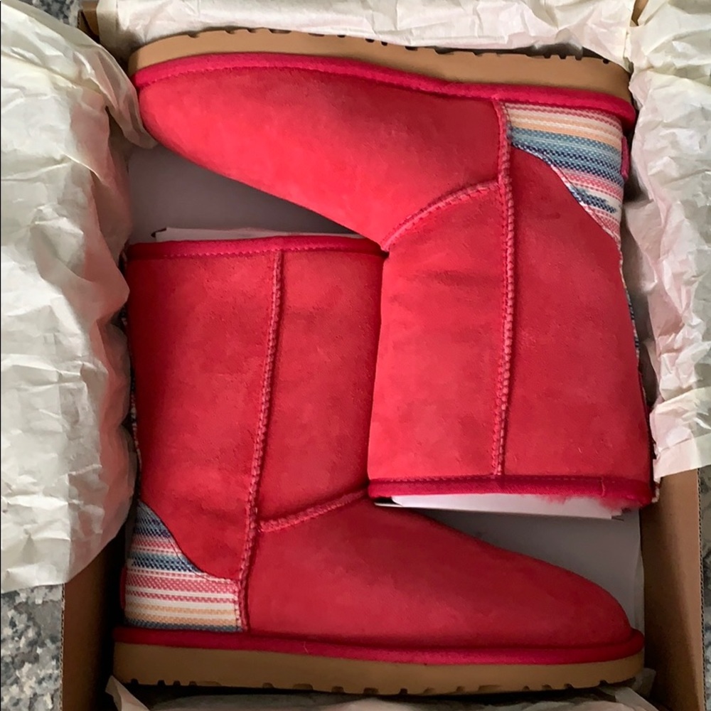 UGG Classic Serape Pink Woven